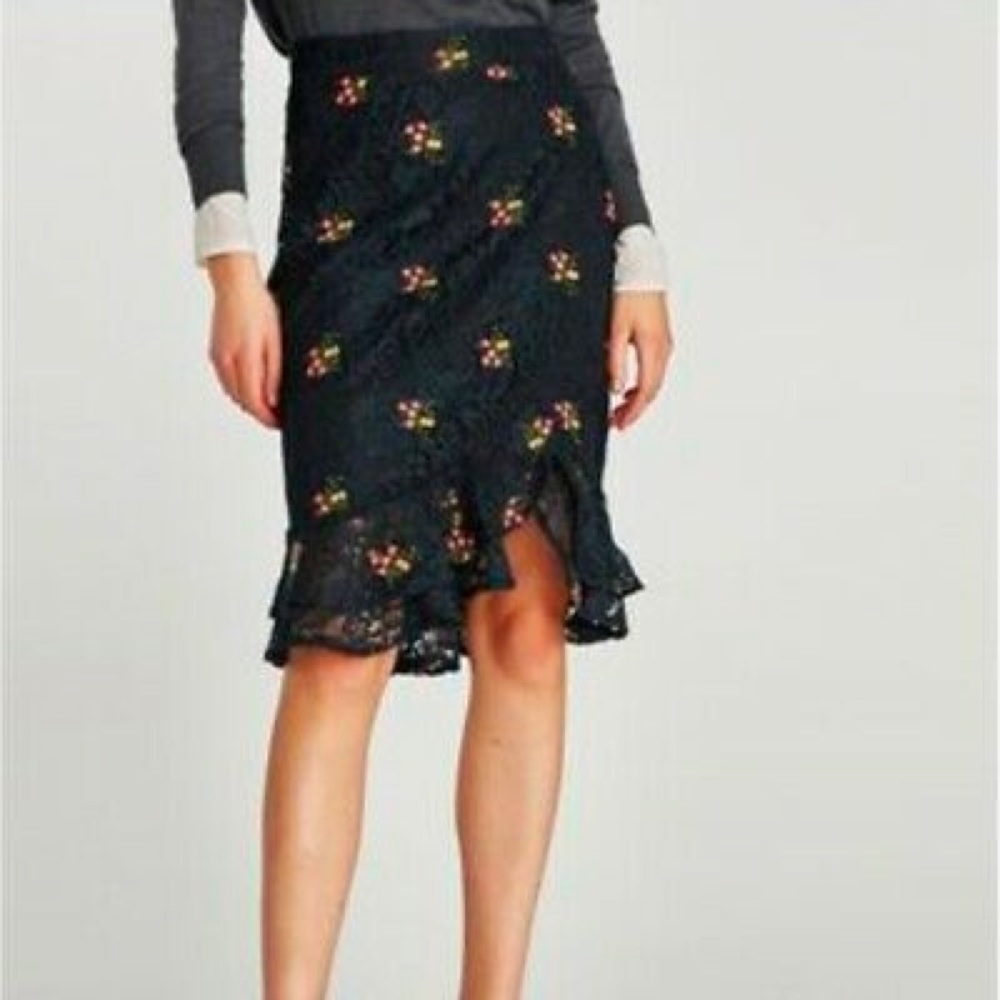Zara floral pencil skirt